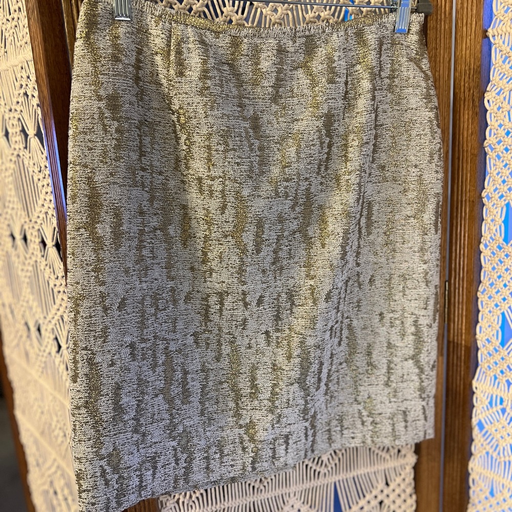 Elegant Calvin Klein Textured Skirt in Gold and Ivory